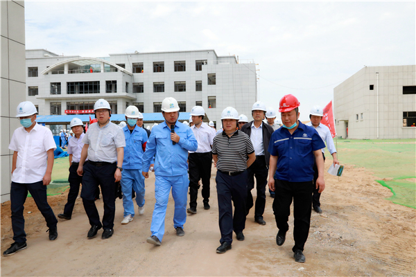 壹定发集团复工复产促增添项目观摩聚会与会职员走进大秦国源三秦环保秦邦园区在榆项目