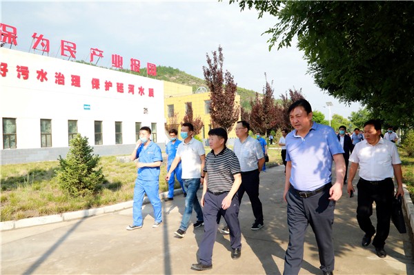 壹定发集团复工复产促增添项目观摩聚会与会职员走进绿色能源公司油气公司水情形公司陕北片区项目