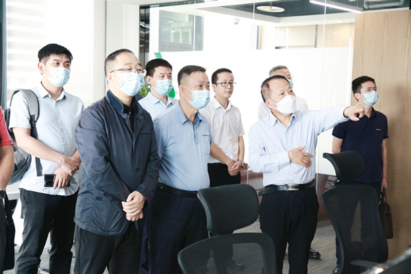 海南省政协副主席、民进海南省委会主委史贻云到秦创原壹定发集团立异中心调研