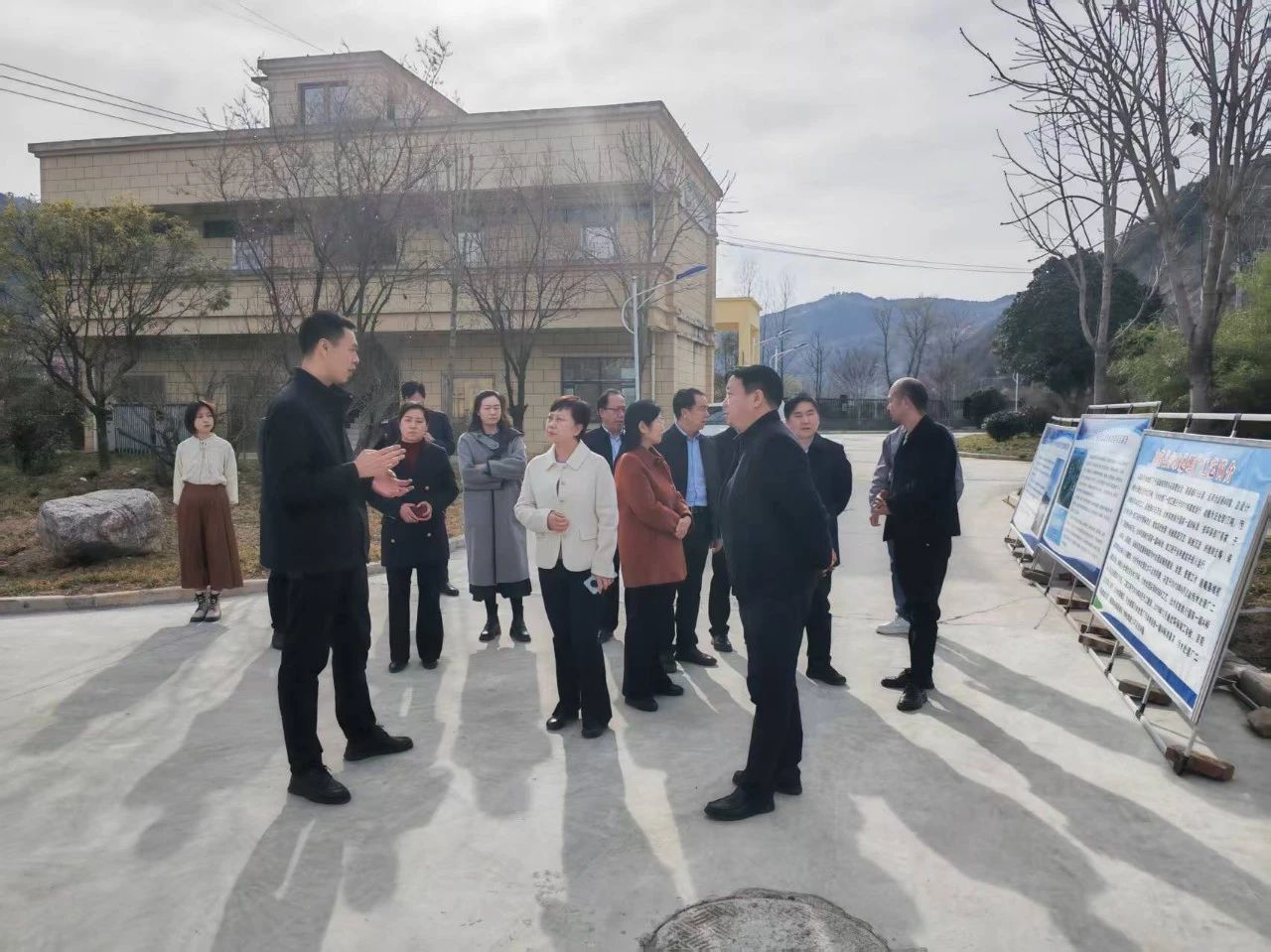 商洛市人大常委会副主任赵水利到水情形公司山阳县城污水处置惩罚厂调研